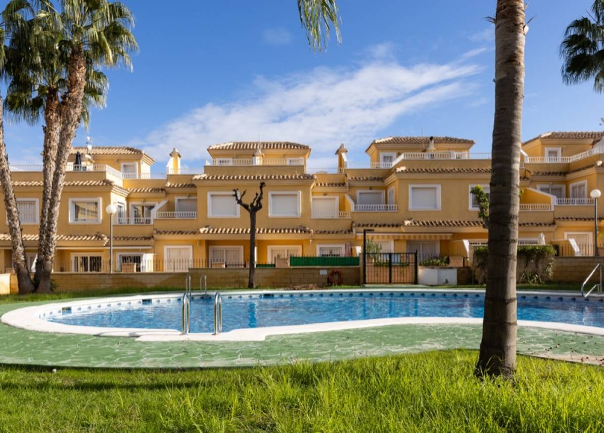 Bestaand - Townhouse / Semi-detached - Los Altos