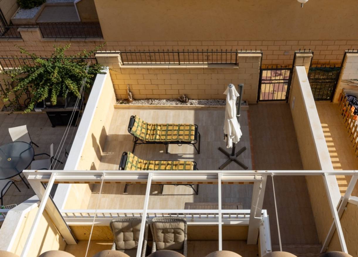 Bestaand - Townhouse / Semi-detached - Los Altos