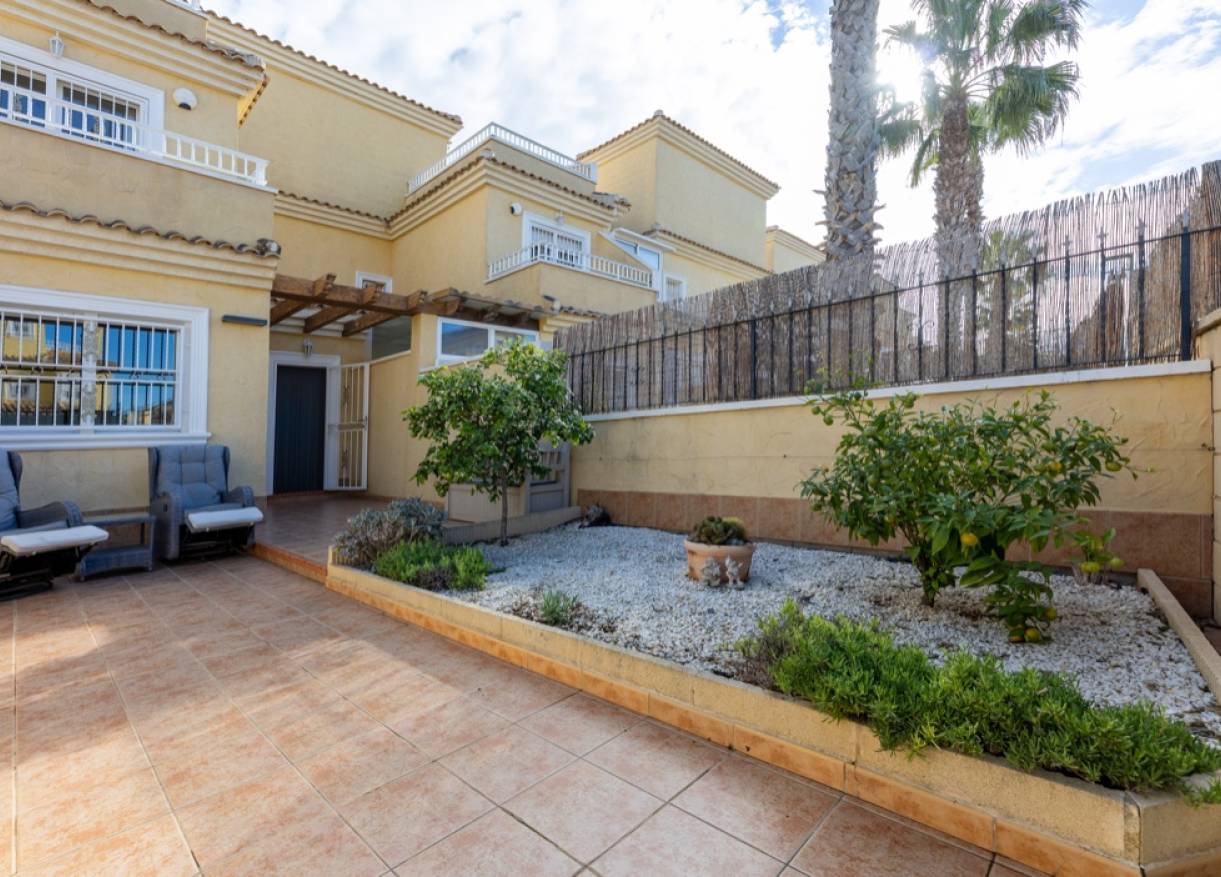 Bestaand - Townhouse / Semi-detached - Los Altos