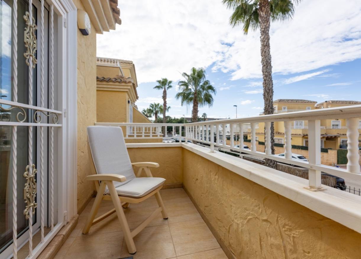 Bestaand - Townhouse / Semi-detached - Los Altos