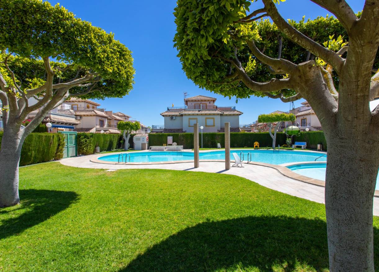 Bestaand - Townhouse / Semi-detached - Orihuela Costa