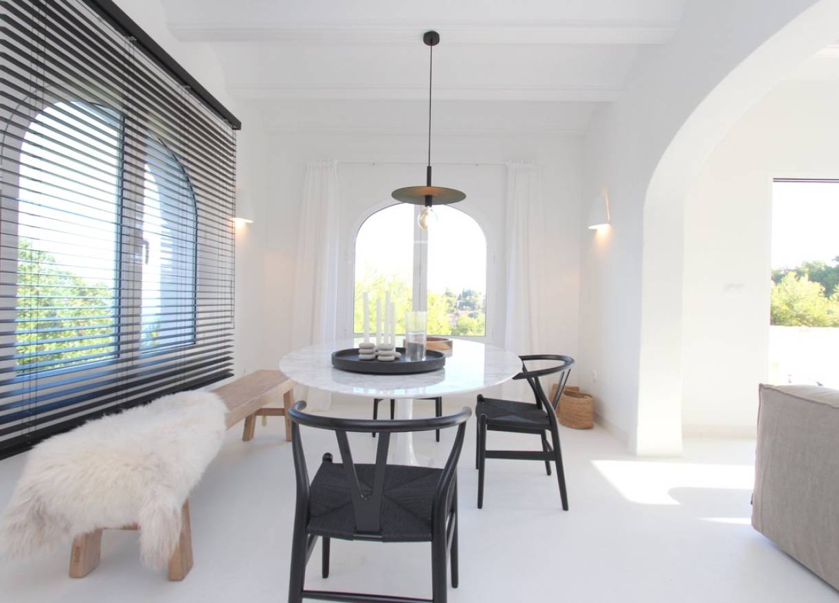 Bestaand - Villa - Jávea