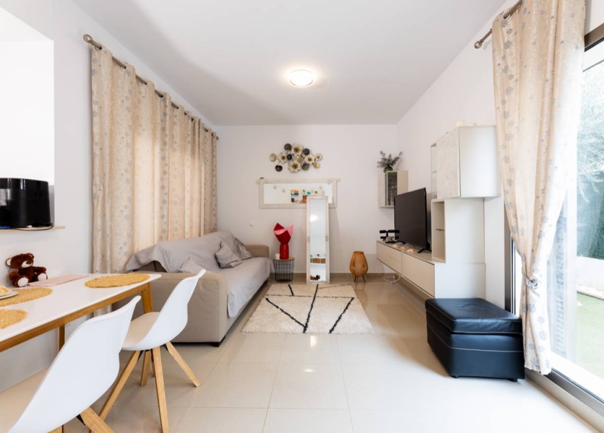 Bestaand - Townhouse / Semi-detached - Punta Prima