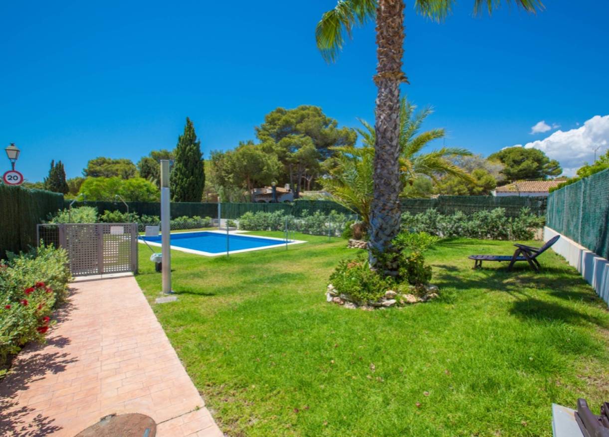 Bestaand - Townhouse / Semi-detached - Punta Prima