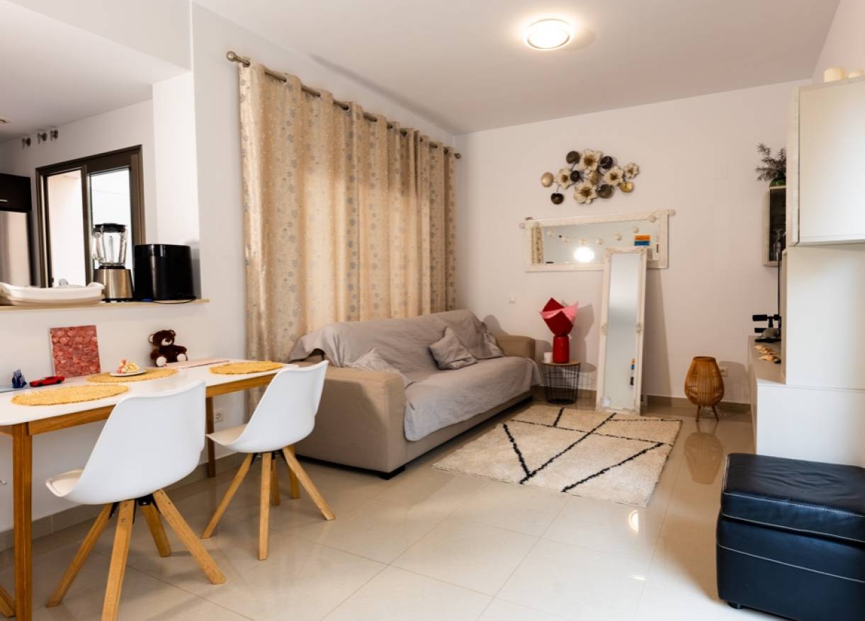 Bestaand - Townhouse / Semi-detached - Punta Prima