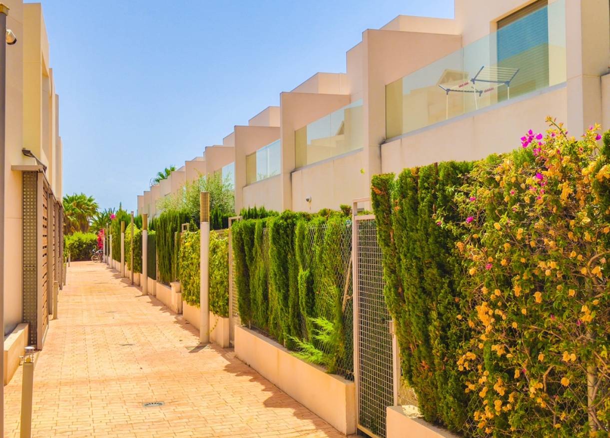 Bestaand - Townhouse / Semi-detached - Punta Prima