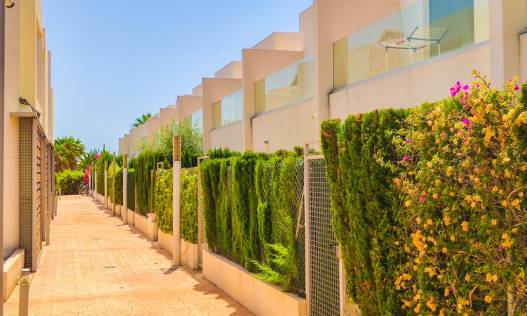 Bestaand - Townhouse / Semi-detached - Punta Prima