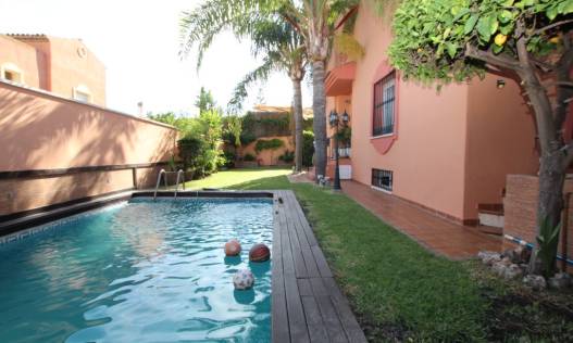 Bestaand - Townhouse / Semi-detached - Marbella - Marbella East