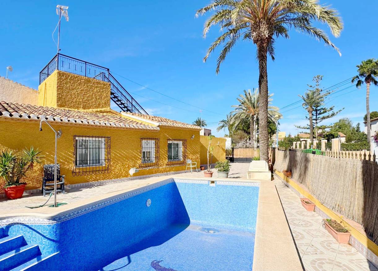 Bestaand - Villa - Orihuela Costa