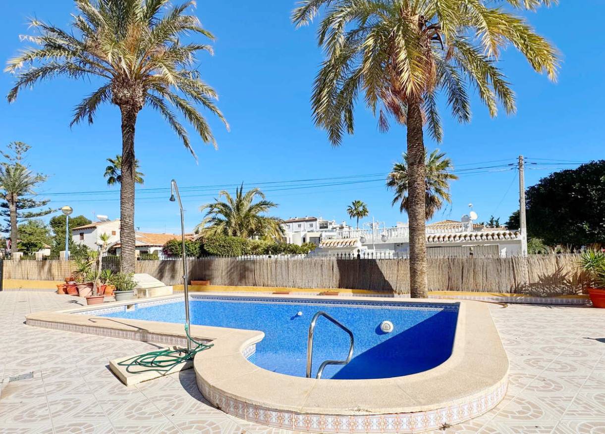 Bestaand - Villa - Orihuela Costa