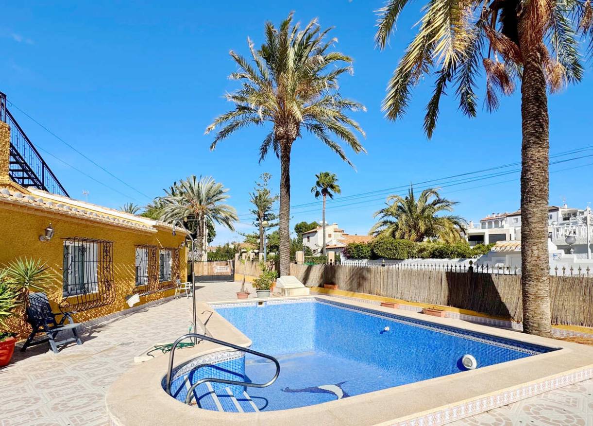 Bestaand - Villa - Orihuela Costa