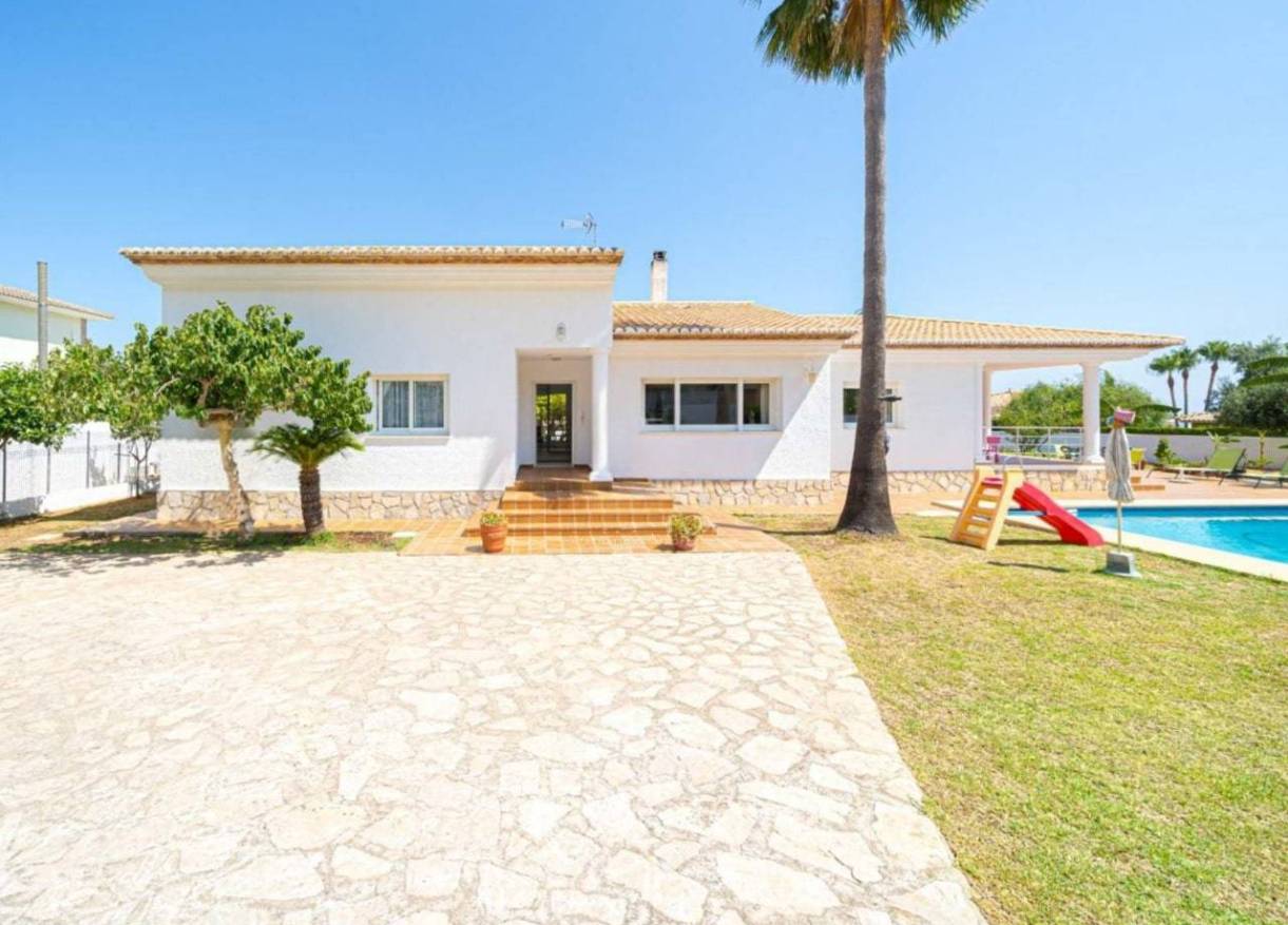 Bestaand - Villa - Denia