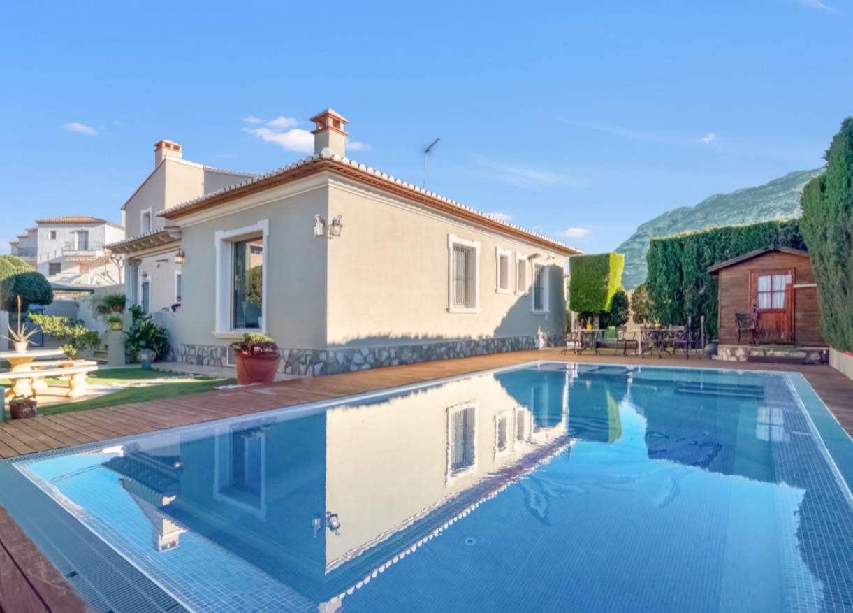 Bestaand - Villa - Denia
