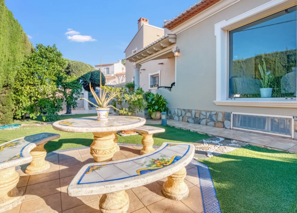 Bestaand - Villa - Denia