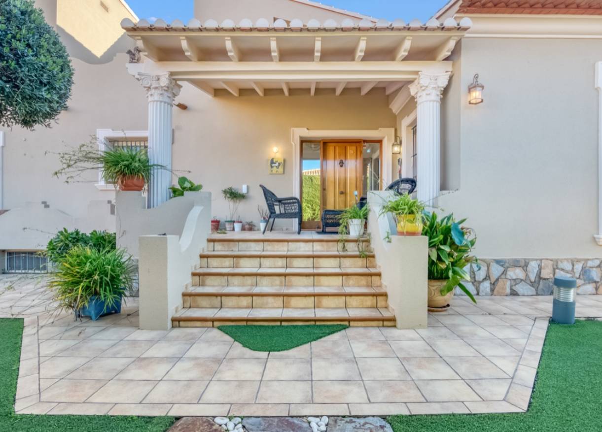 Bestaand - Villa - Denia