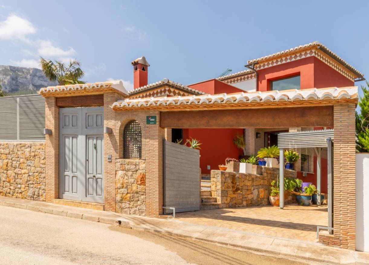 Bestaand - Villa - Denia