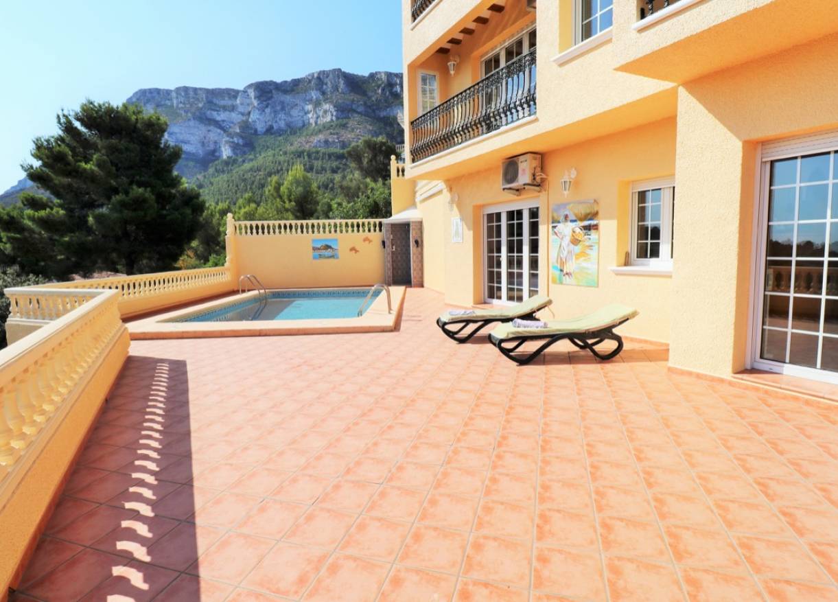 Bestaand - Villa - Denia