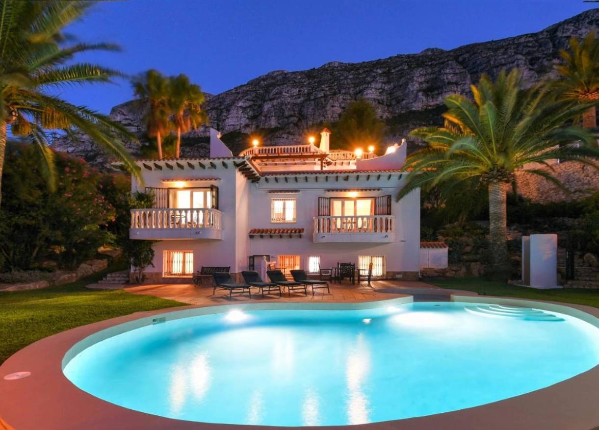 Bestaand - Villa - Jávea