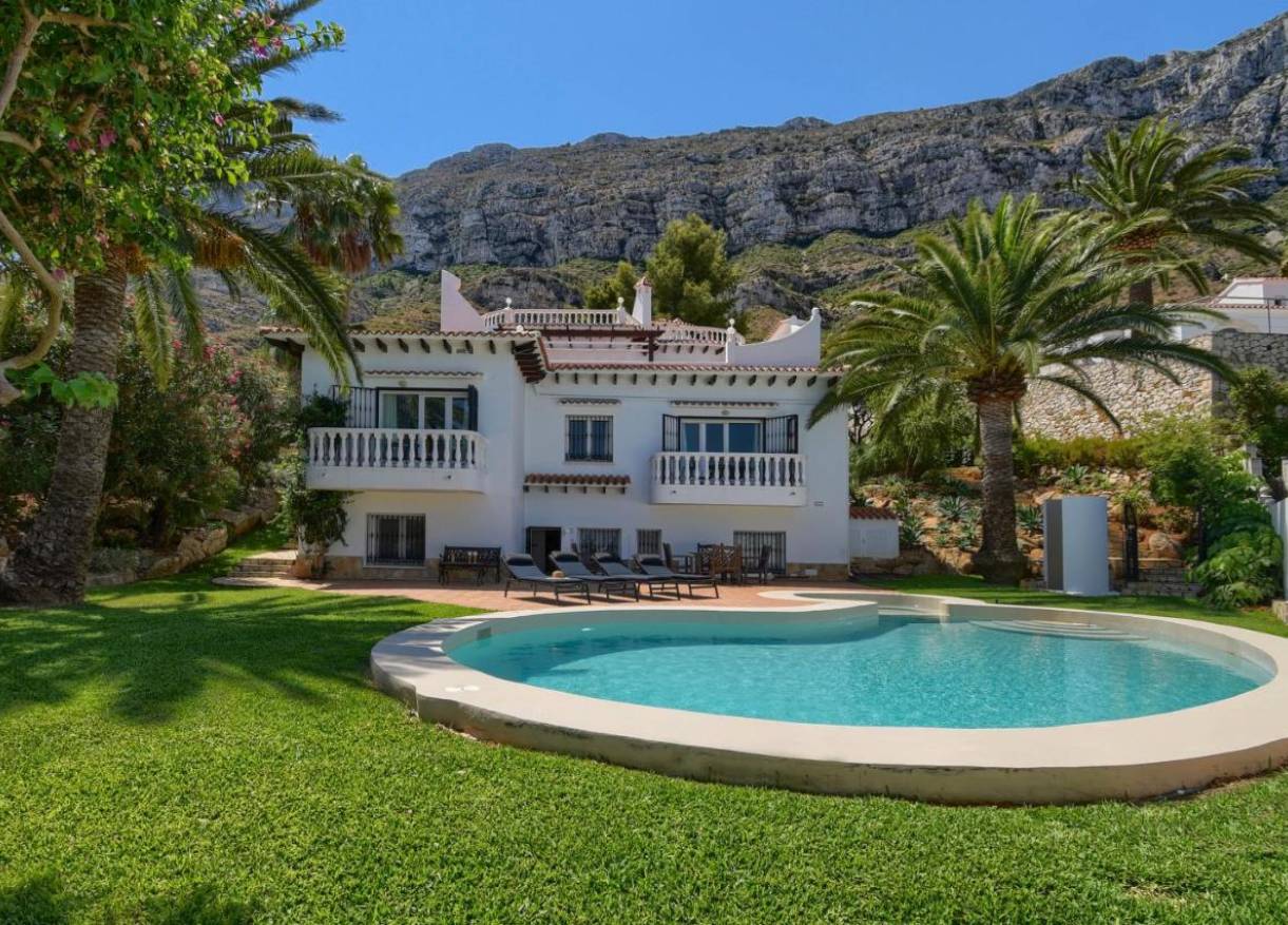 Bestaand - Villa - Jávea