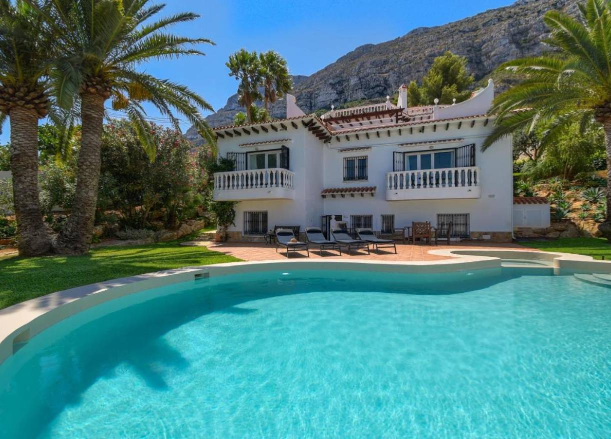 Bestaand - Villa - Jávea