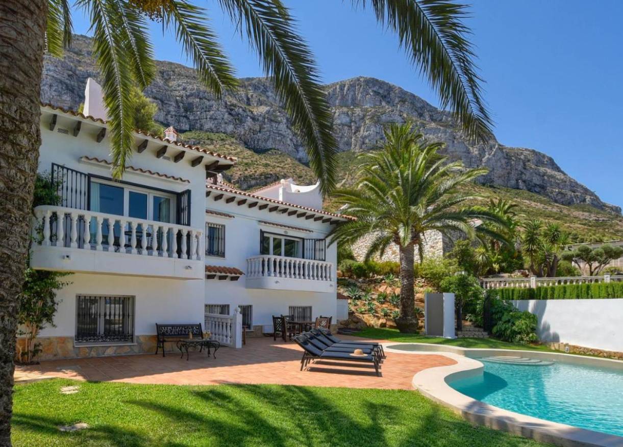 Bestaand - Villa - Jávea