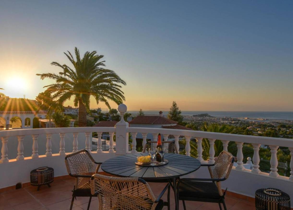 Bestaand - Villa - Jávea