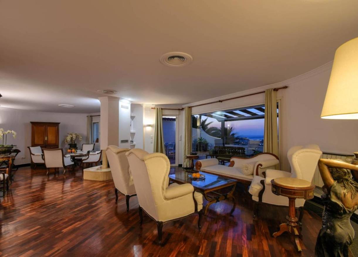 Bestaand - Villa - Jávea