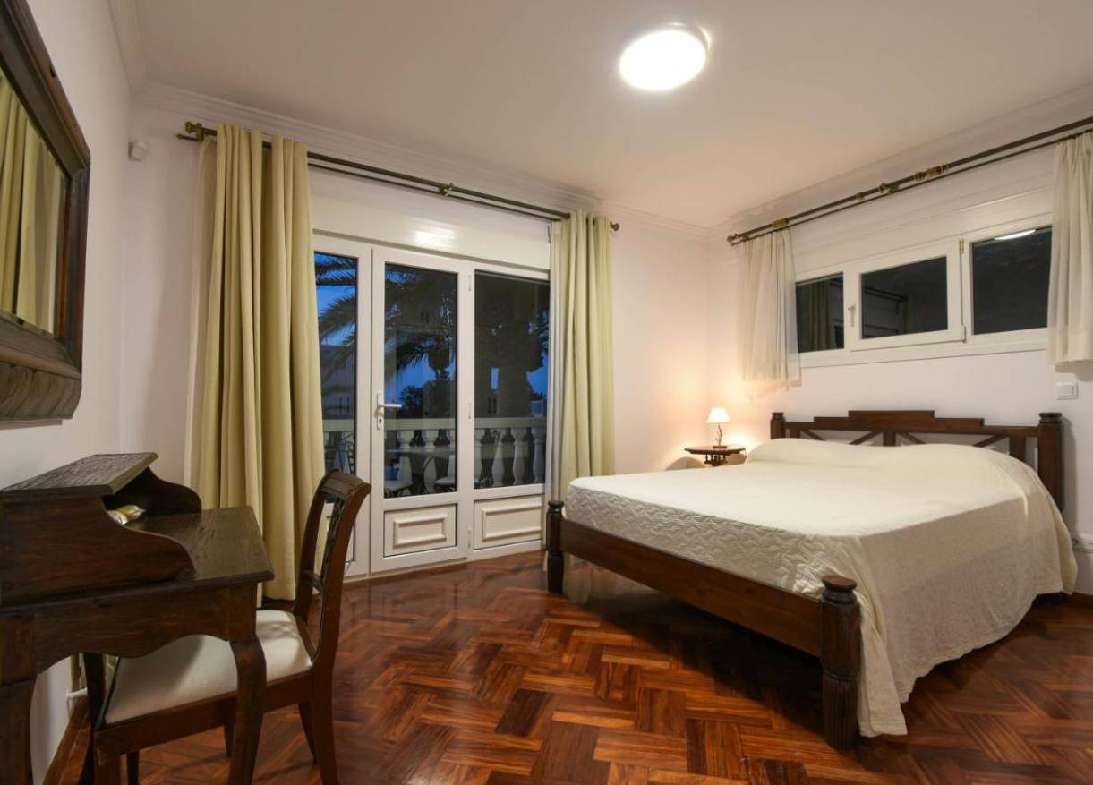 Bestaand - Villa - Jávea