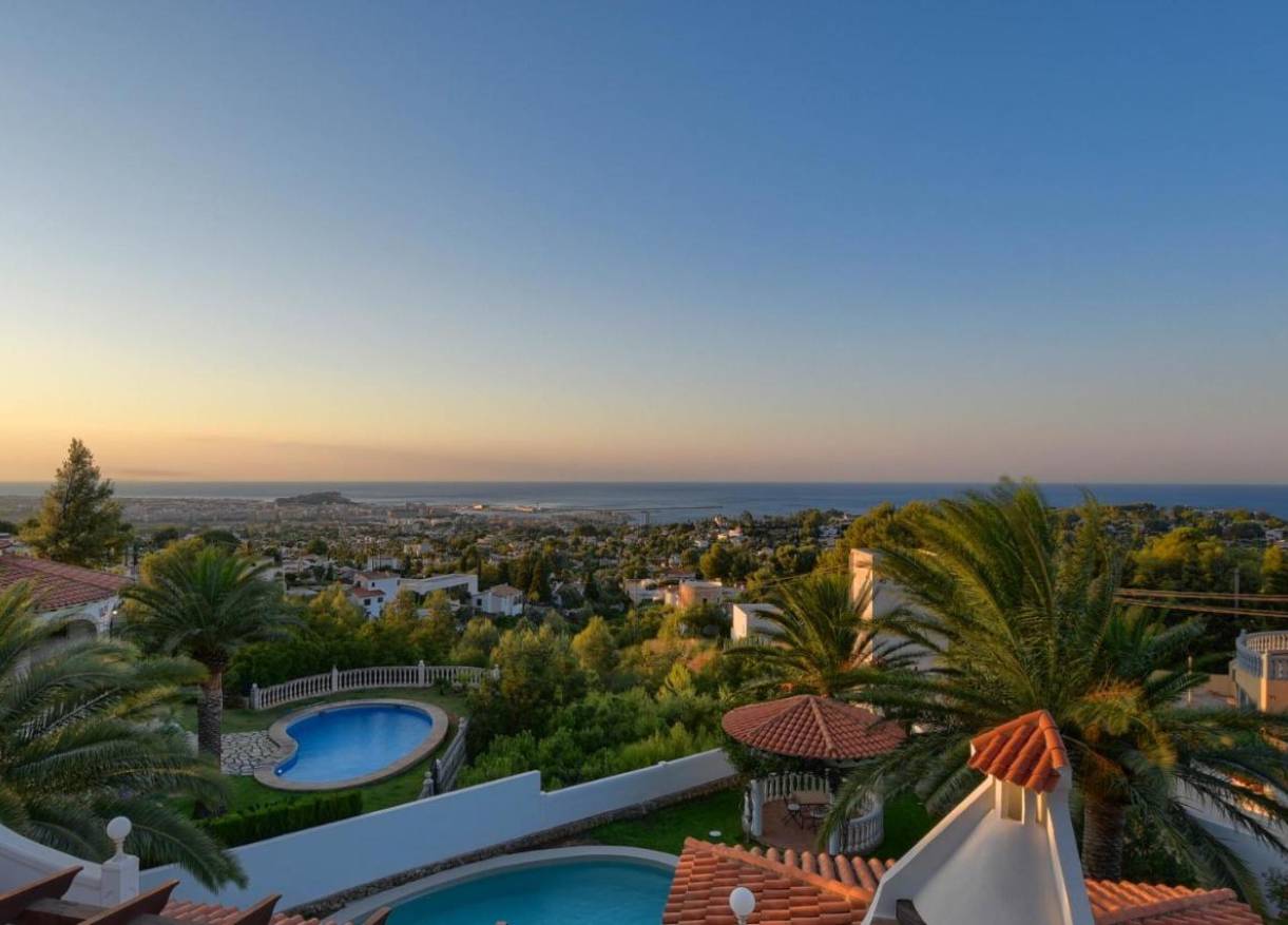 Bestaand - Villa - Jávea