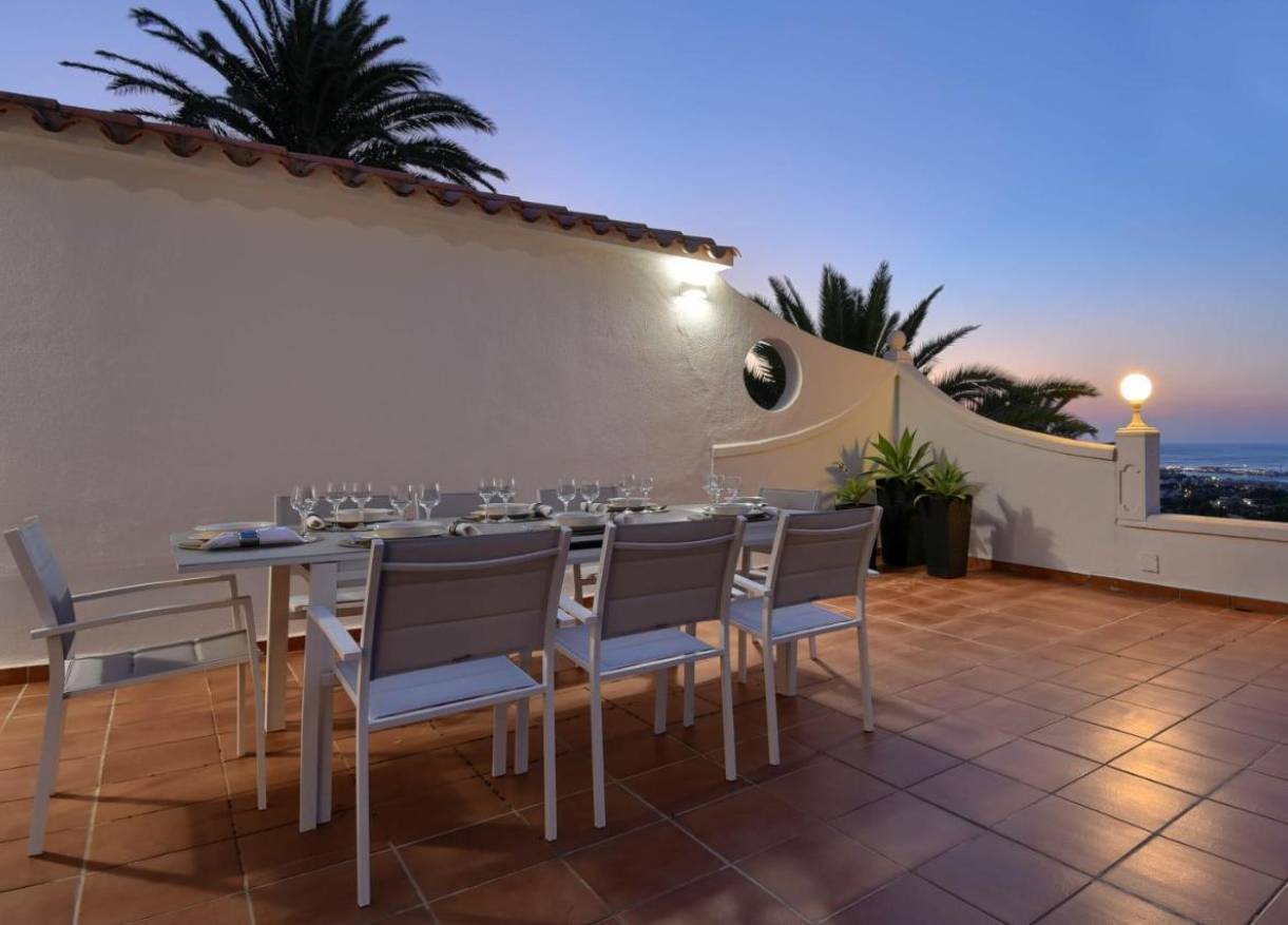 Bestaand - Villa - Jávea