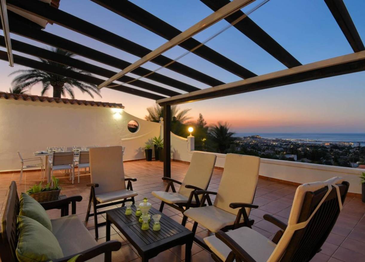 Bestaand - Villa - Jávea