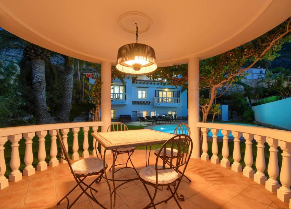 Bestaand - Villa - Jávea