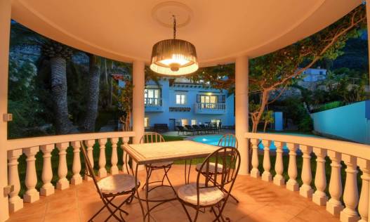 Bestaand - Villa - Jávea
