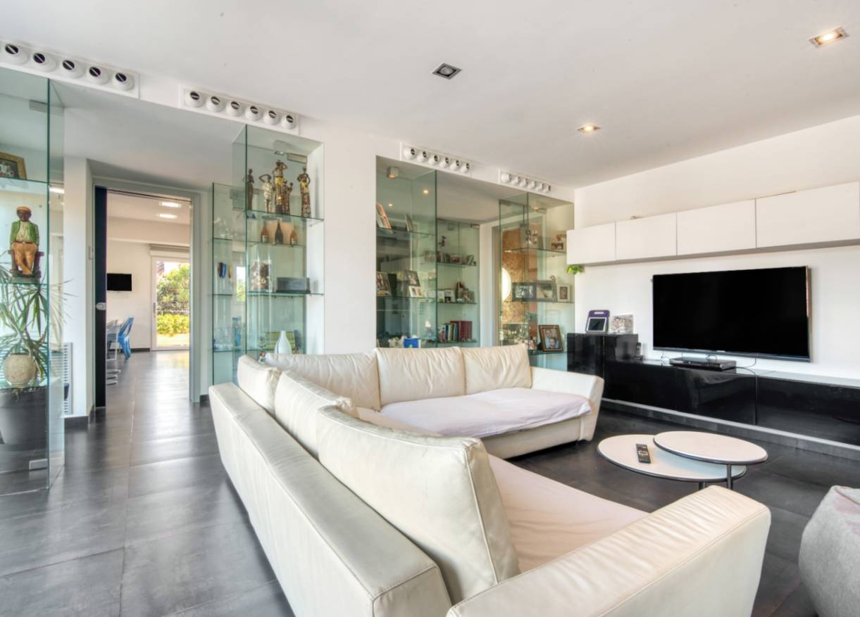 Bestaand - Villa - Denia