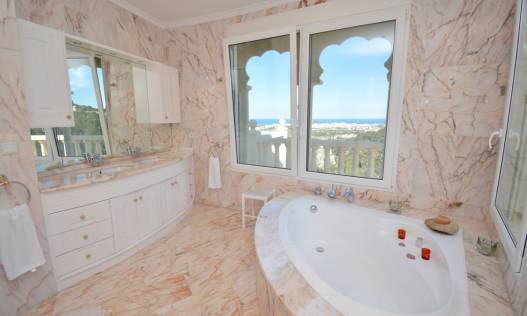 Bestaand - Villa - Denia