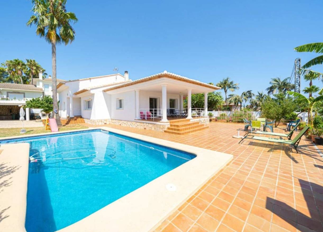 Bestaand - Villa - Denia