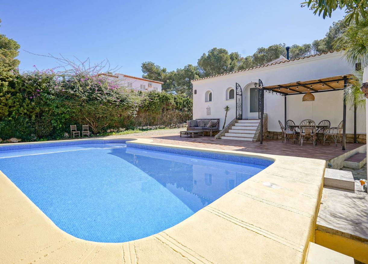 Bestaand - Villa - Jávea