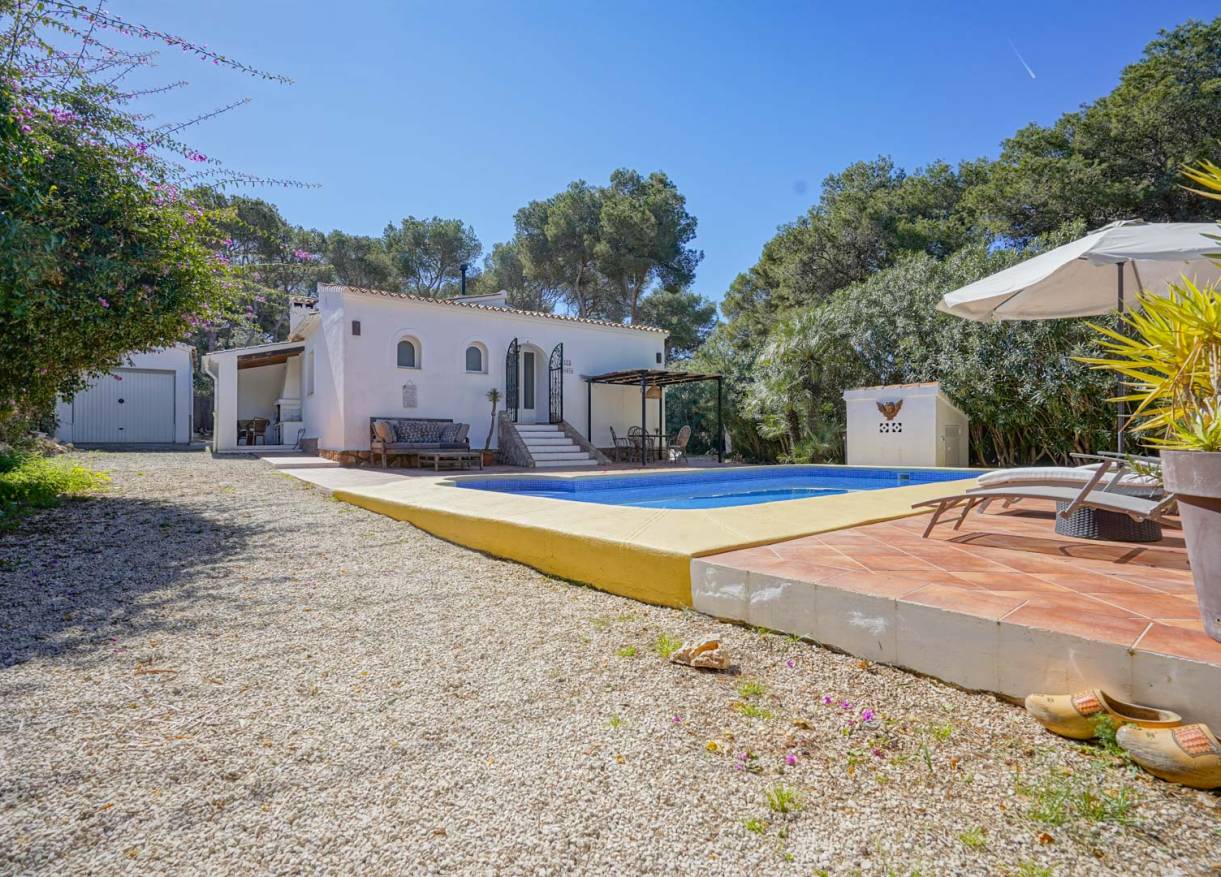 Bestaand - Villa - Jávea