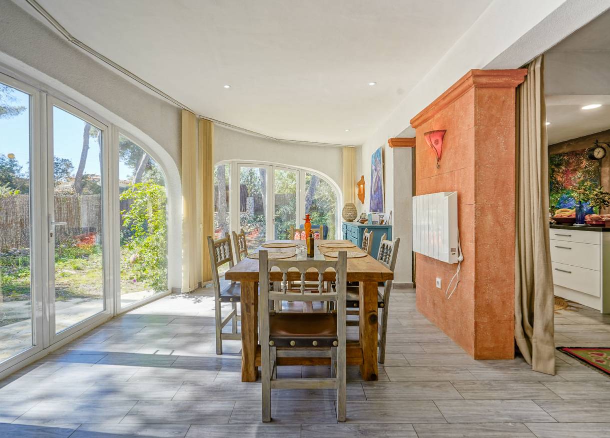 Bestaand - Villa - Jávea
