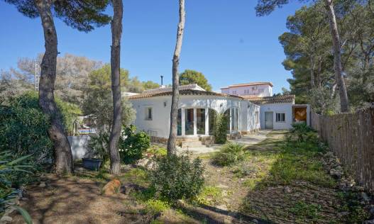 Bestaand - Villa - Jávea
