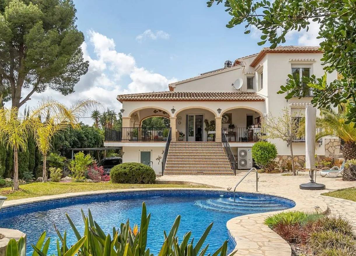 Bestaand - Villa - Jávea