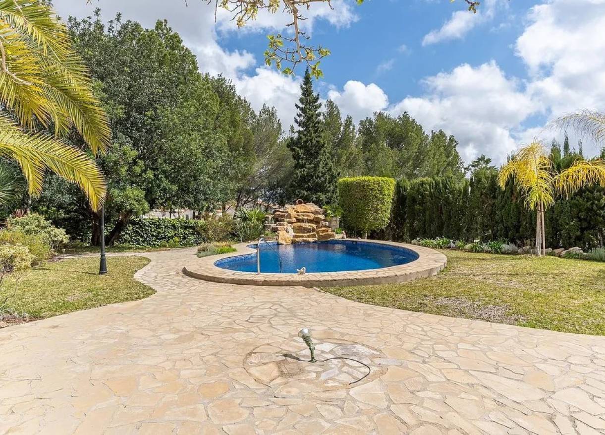 Bestaand - Villa - Jávea