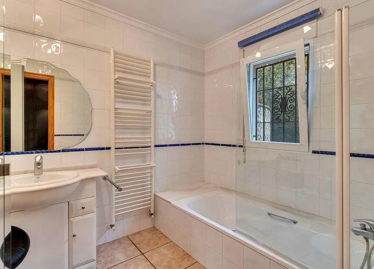 Bestaand - Villa - Jávea