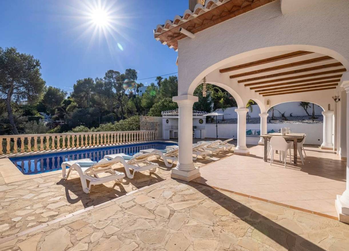 Bestaand - Villa - Jávea