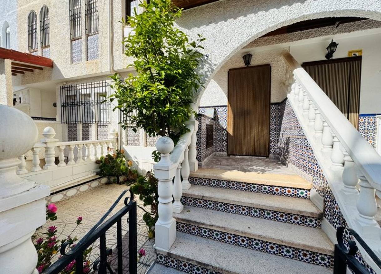 Bestaand - Townhouse / Semi-detached - La Mata