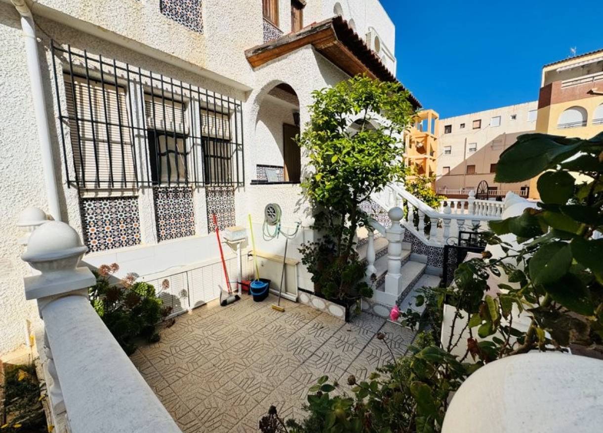 Bestaand - Townhouse / Semi-detached - La Mata