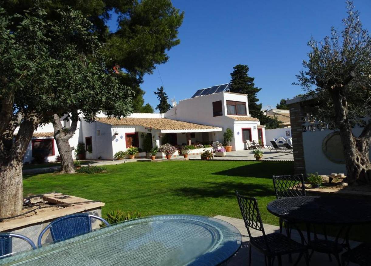 Bestaand - Villa - Lomas de Cabo Roig