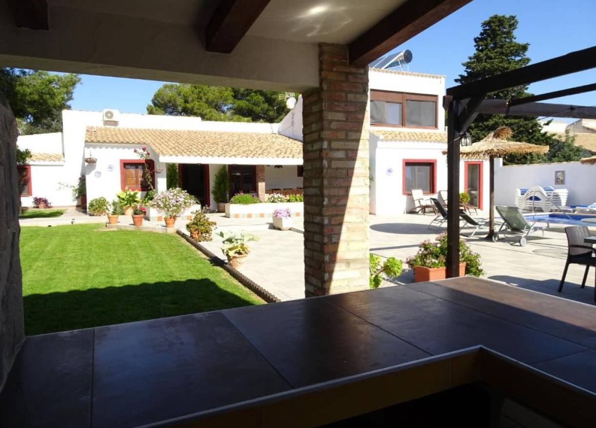 Bestaand - Villa - Lomas de Cabo Roig