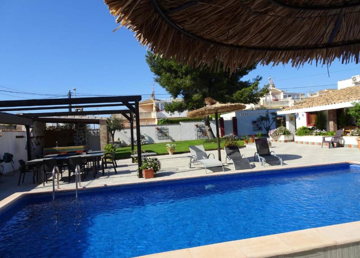 Bestaand - Villa - Lomas de Cabo Roig
