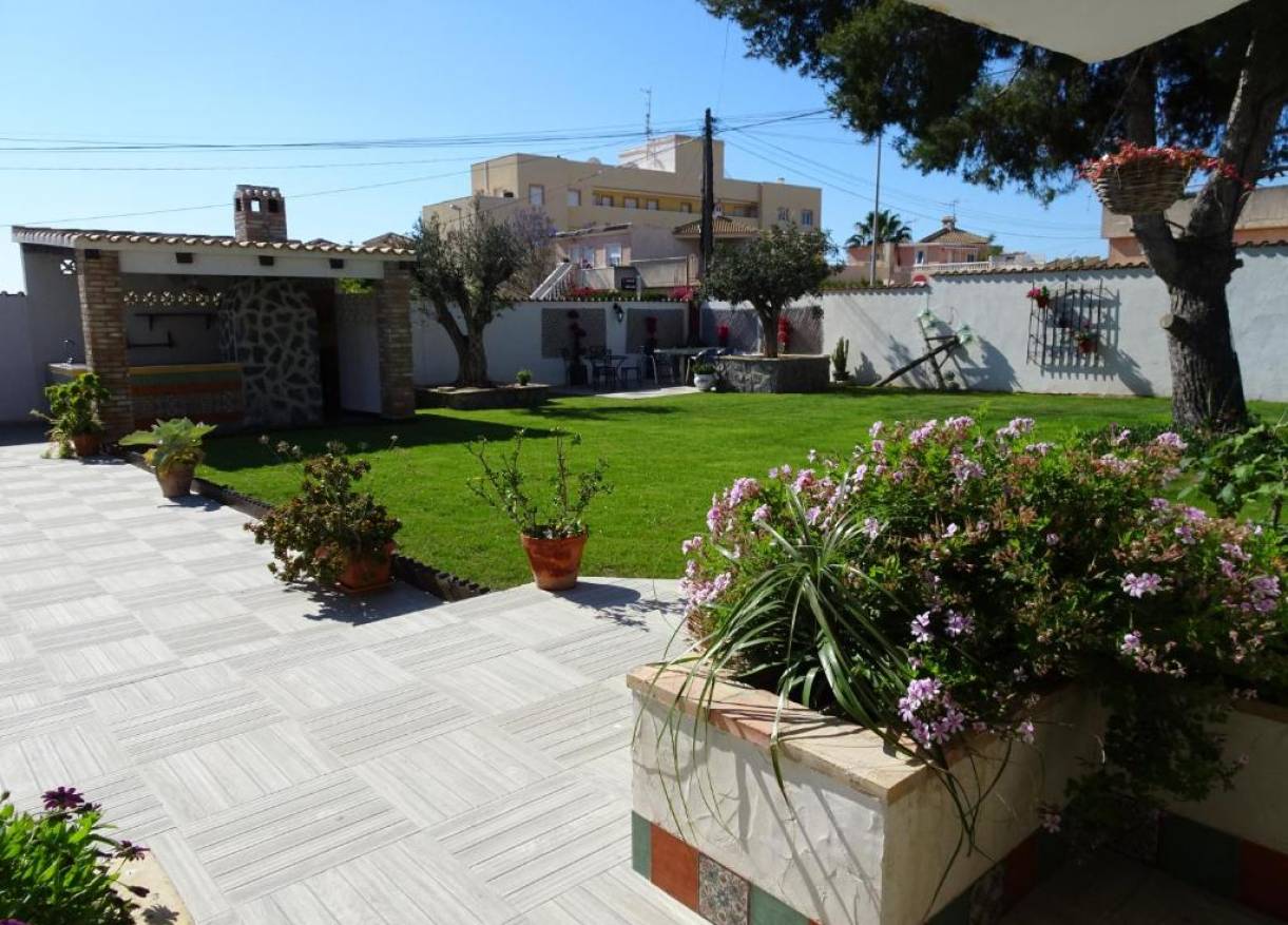 Bestaand - Villa - Lomas de Cabo Roig